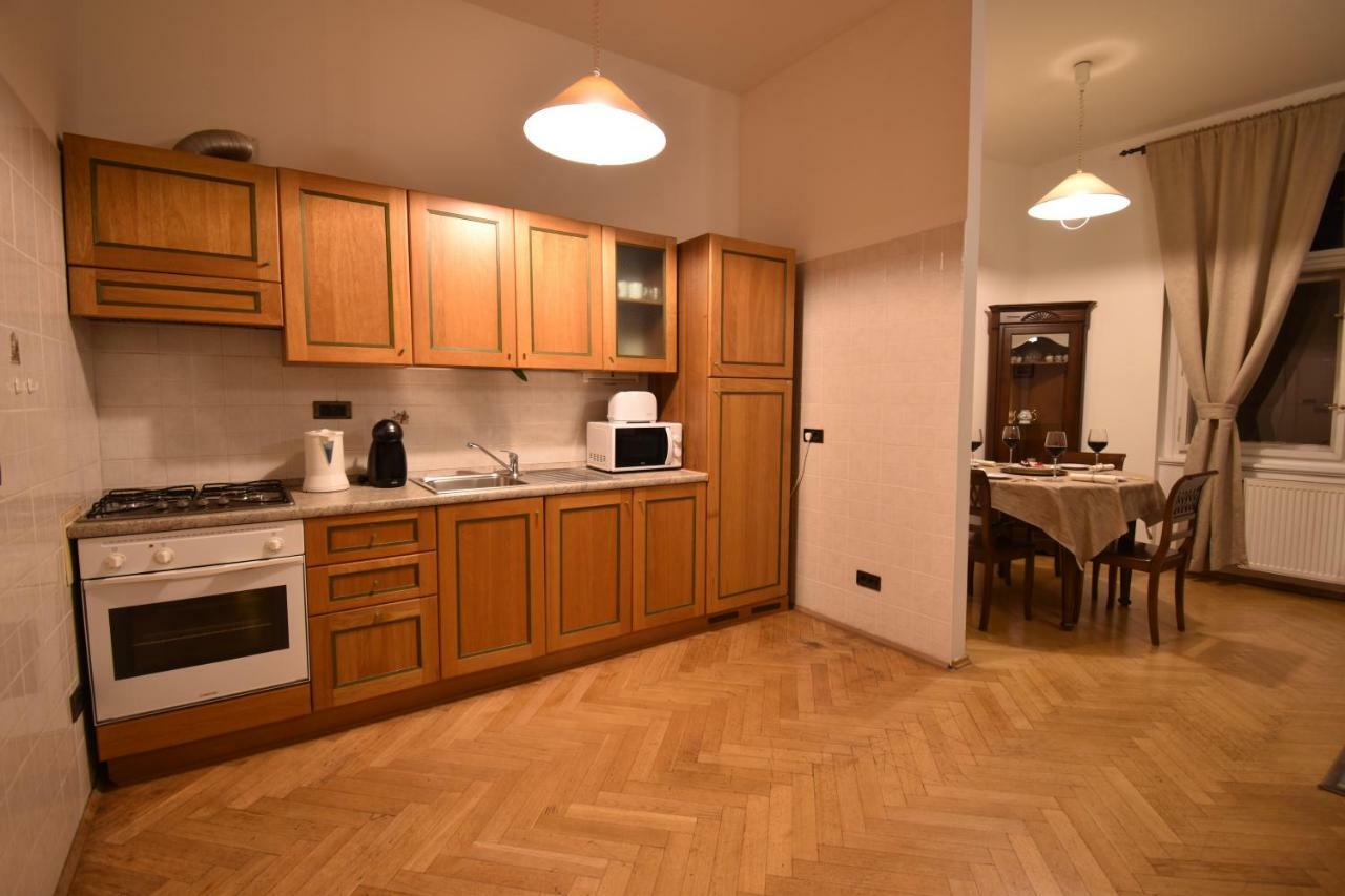 Apartment Cozy Flat By The Astronomical Clock Prag